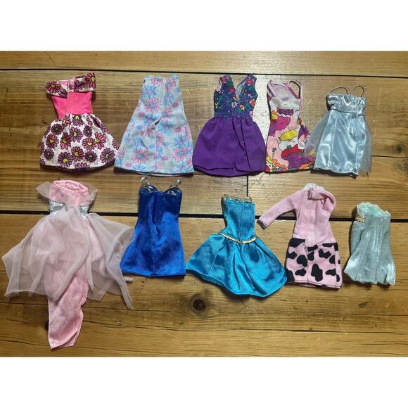 Lot of 10 Vintage Barbie doll clothes. Dress Lot. Formal Casual Multi Color - Picture 3 of 4